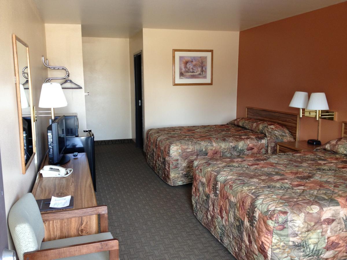 Cottonwood Inn & Suites Phillipsburg Zewnętrze zdjęcie